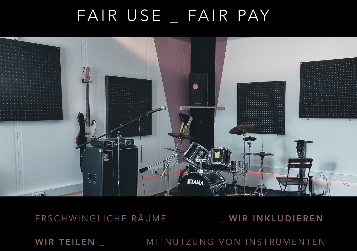 Bild vom Proberaum mit Instrumenten